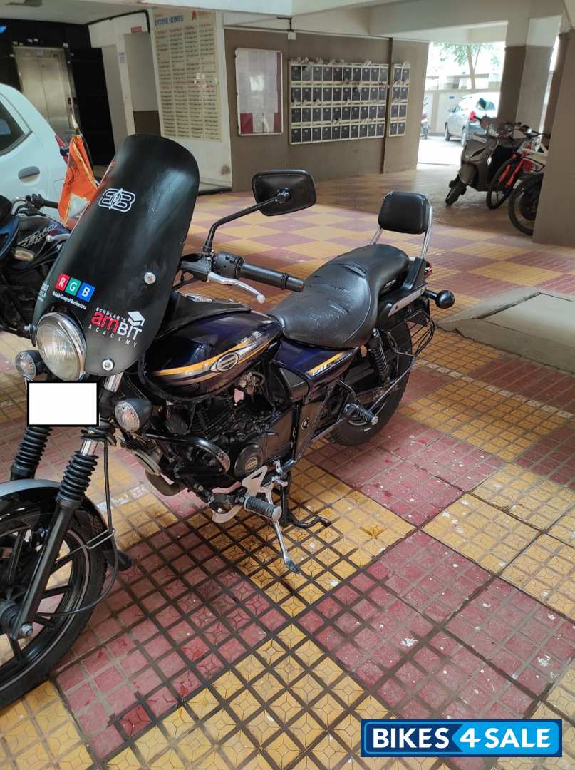 Blue Bajaj Avenger Street 150