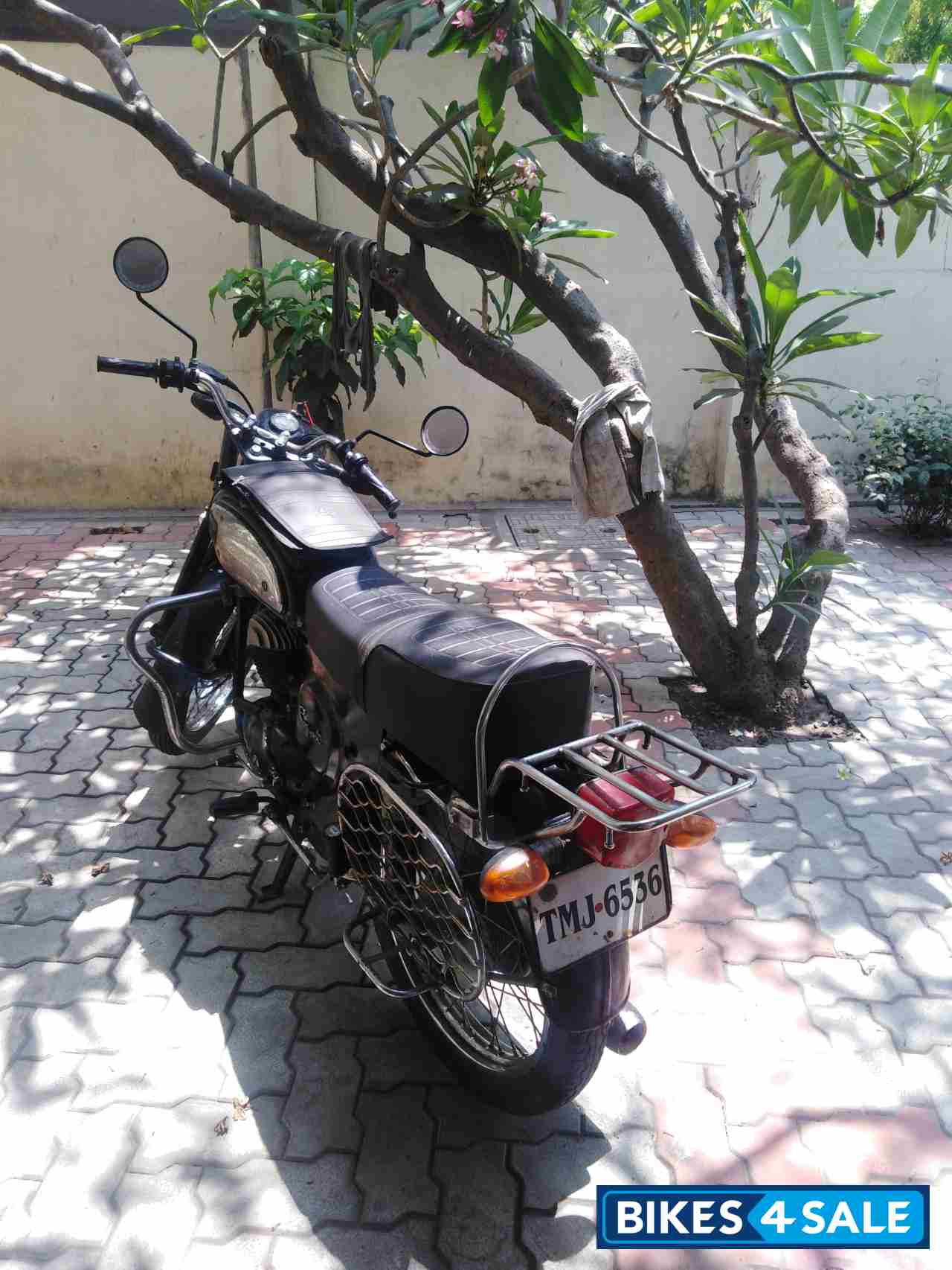 Black Yamaha Rajdoot Black Yamaha Rajdoot