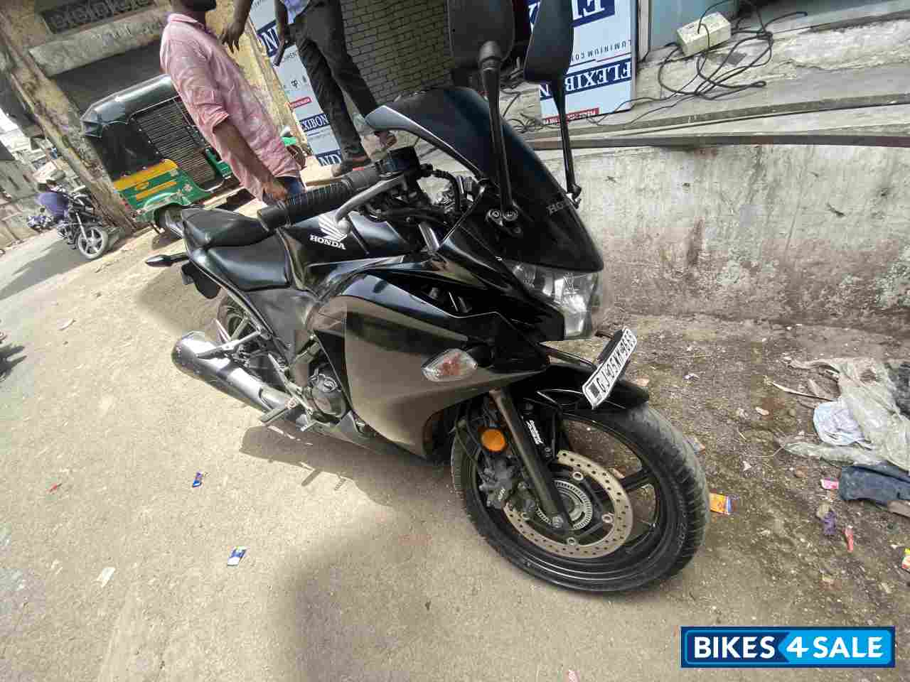 Black Honda CBR 250R Black Honda CBR 250R