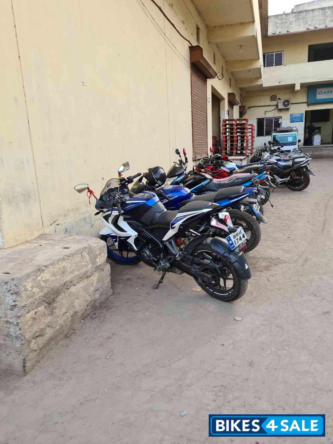 Bajaj Pulsar RS 200 BS6 Bajaj Pulsar RS 200 BS6