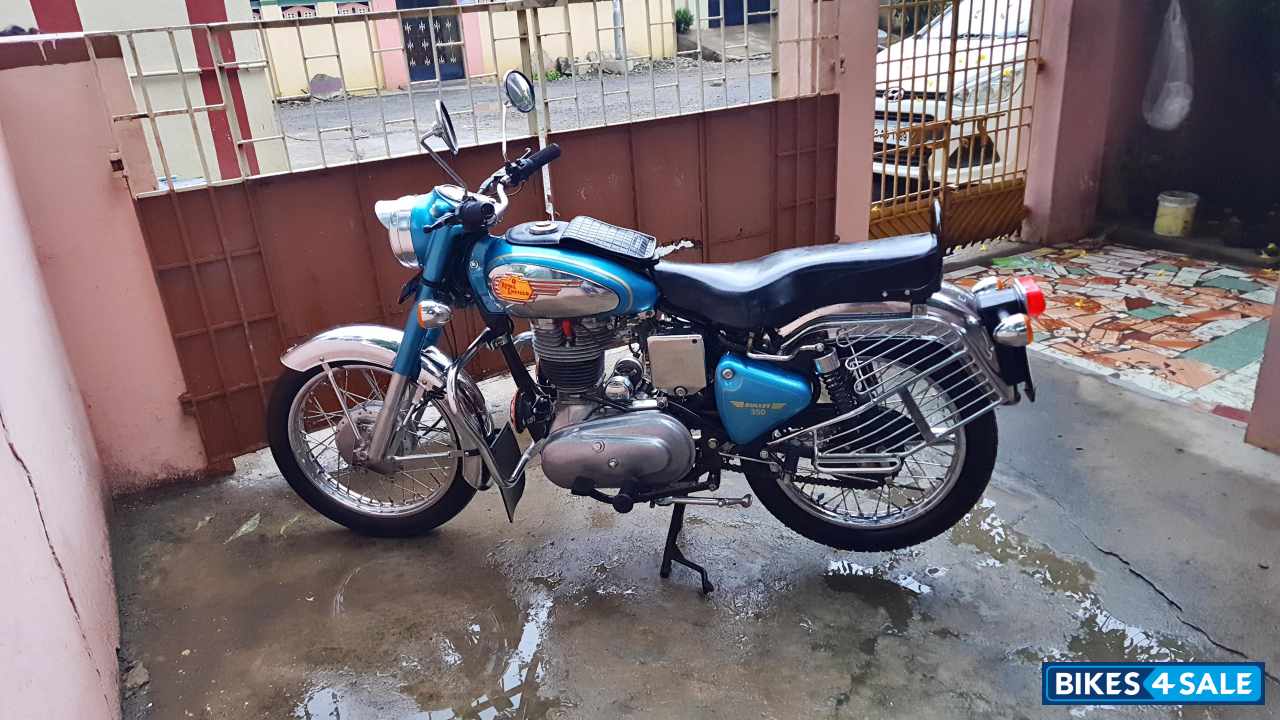 Blue Royal Enfield Bullet Standard 350