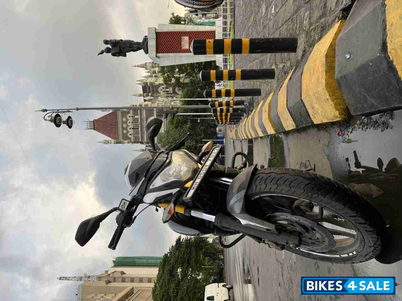 Pearl White And Black Bajaj Pulsar NS 200 BS6