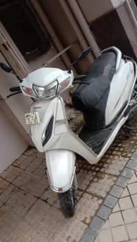 Pearl Precious White Honda Activa 6G