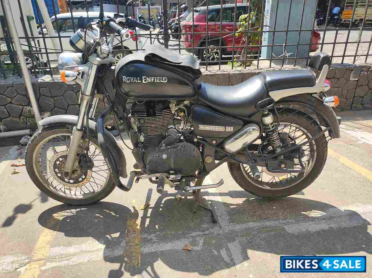 Matt Black Royal Enfield Thunderbird 350 Matt Black Royal Enfield Thunderbird 350