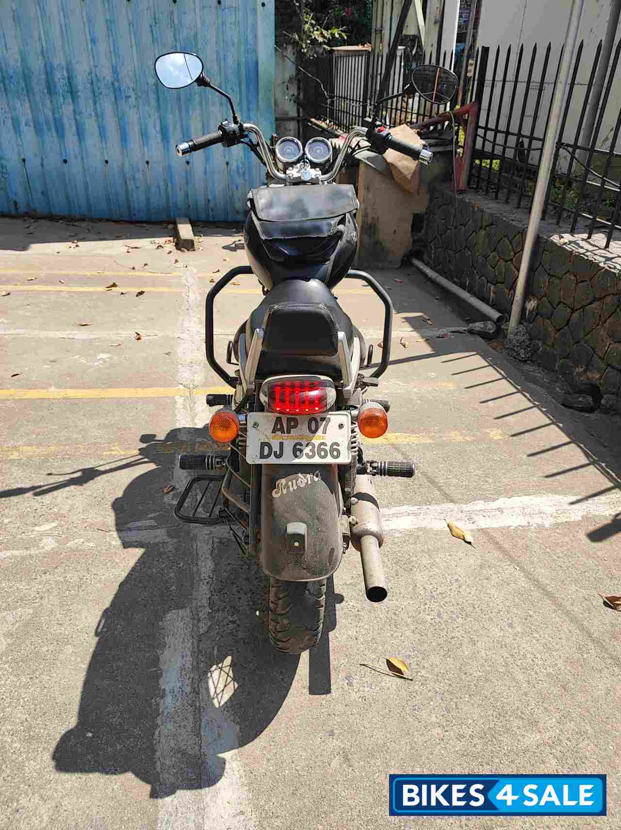 Matt Black Royal Enfield Thunderbird 350 Matt Black Royal Enfield Thunderbird 350