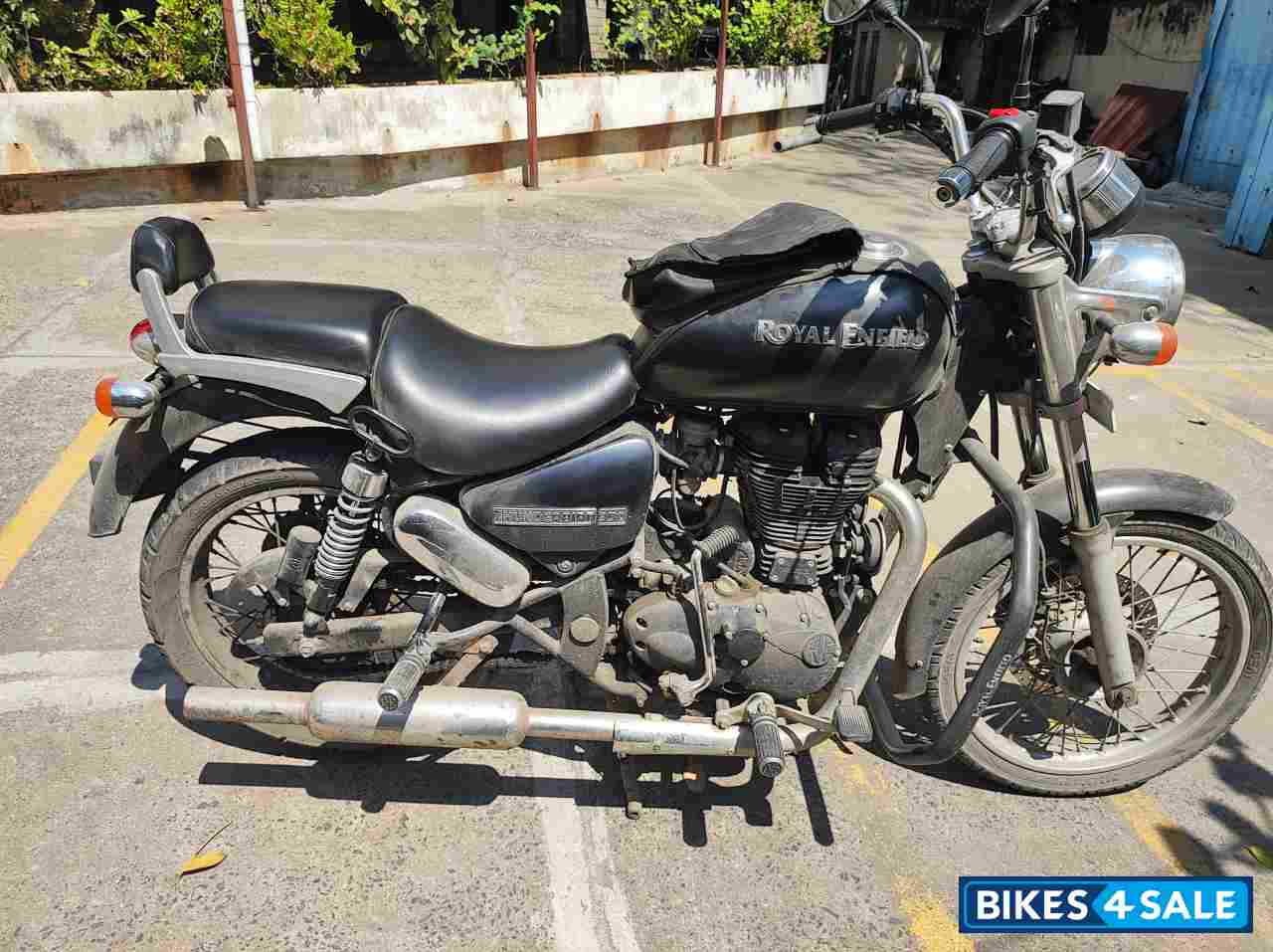 Matt Black Royal Enfield Thunderbird 350 Matt Black Royal Enfield Thunderbird 350