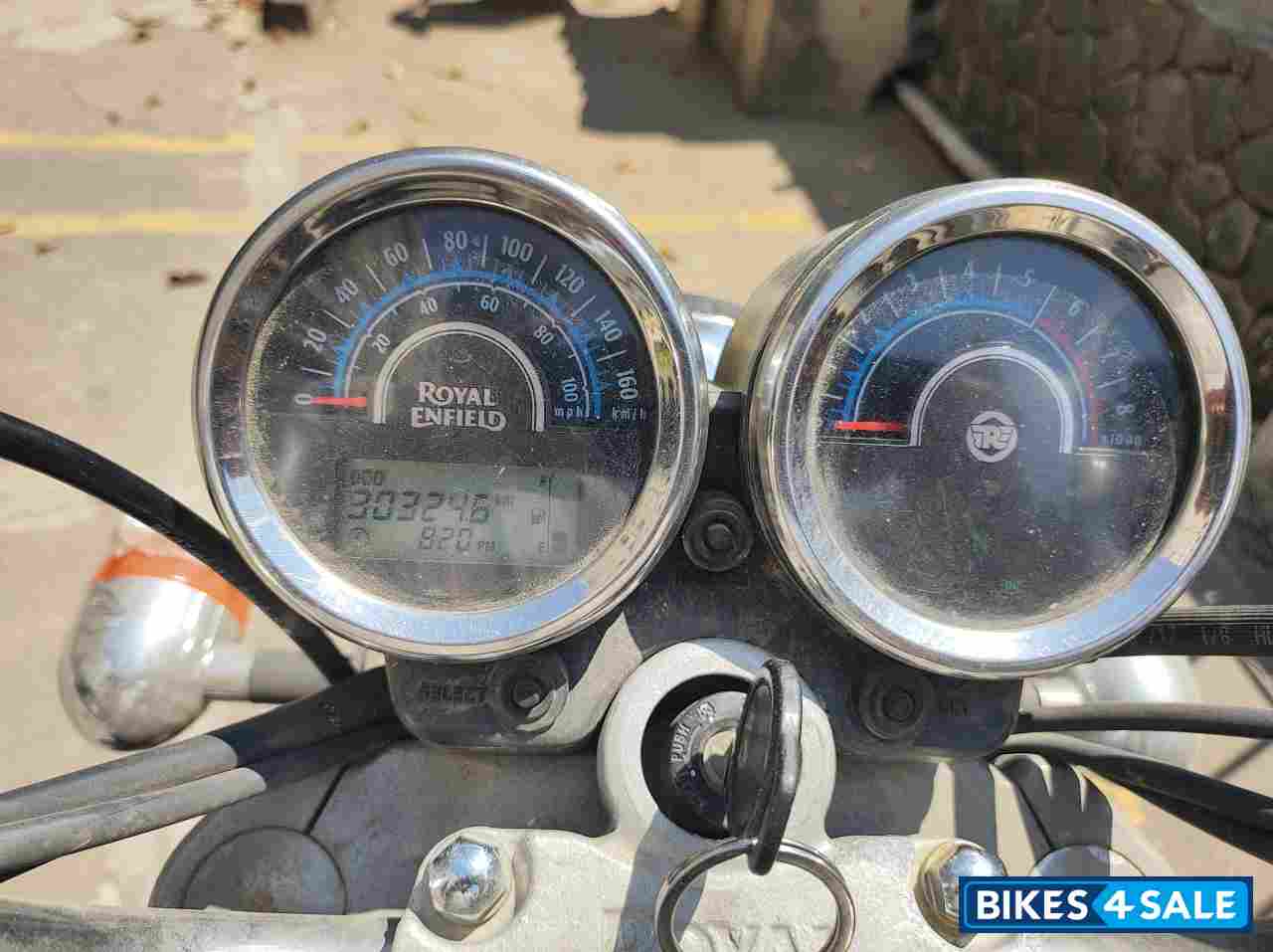 Matt Black Royal Enfield Thunderbird 350 Matt Black Royal Enfield Thunderbird 350