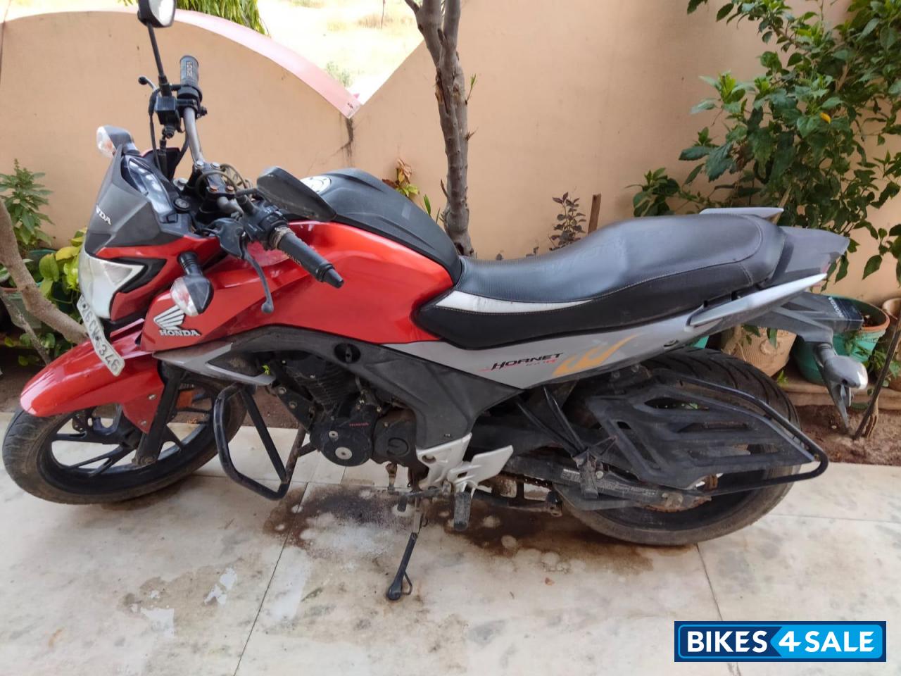 Orange Honda CB Hornet 160R Orange Honda CB Hornet 160R