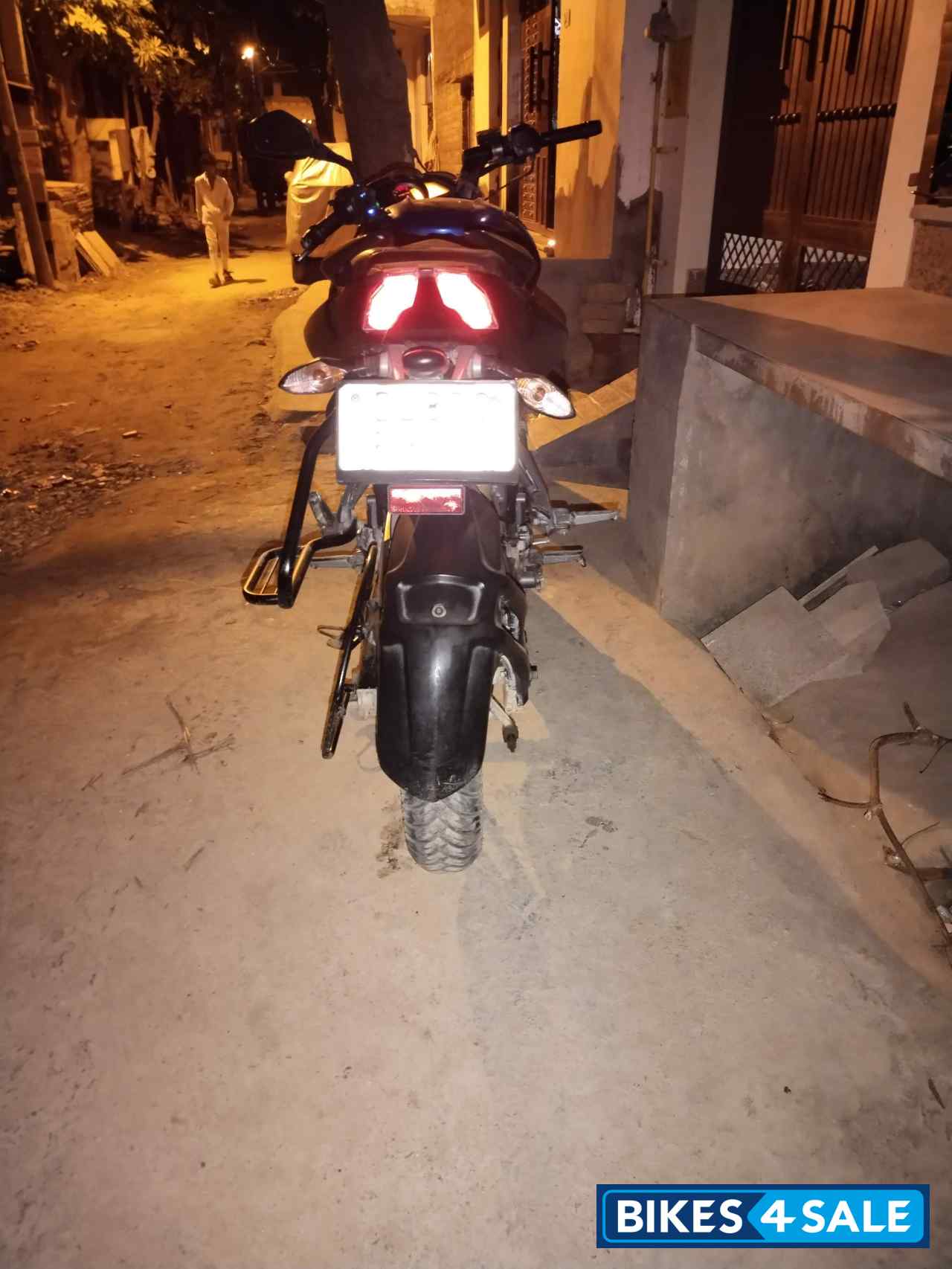 Saffron Blue Bajaj Pulsar NS 160 Saffron Blue Bajaj Pulsar NS 160