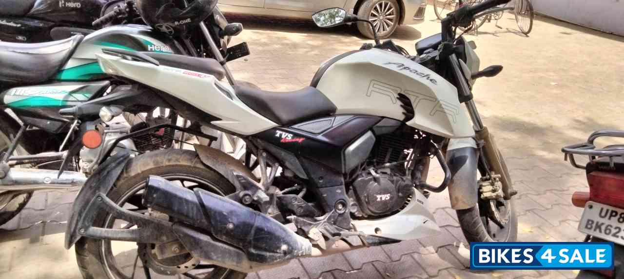 TVS Apache RTR 200 4V TVS Apache RTR 200 4V