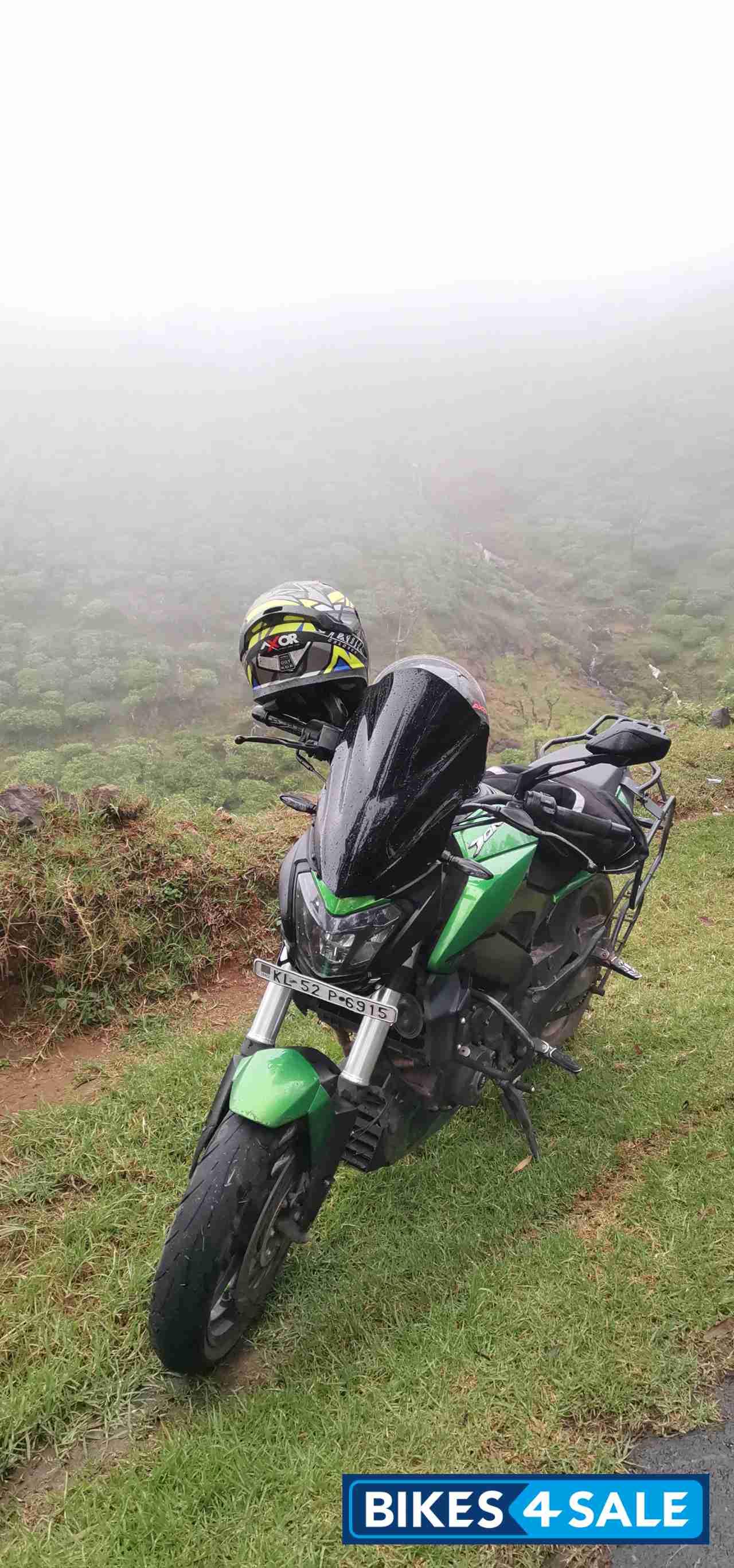 Green Bajaj Dominar 400 ABS BS6 Green Bajaj Dominar 400 ABS BS6