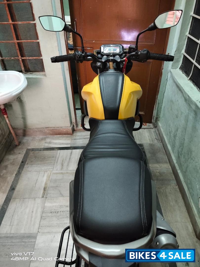 Yellow TVS Raider 125 Yellow TVS Raider 125