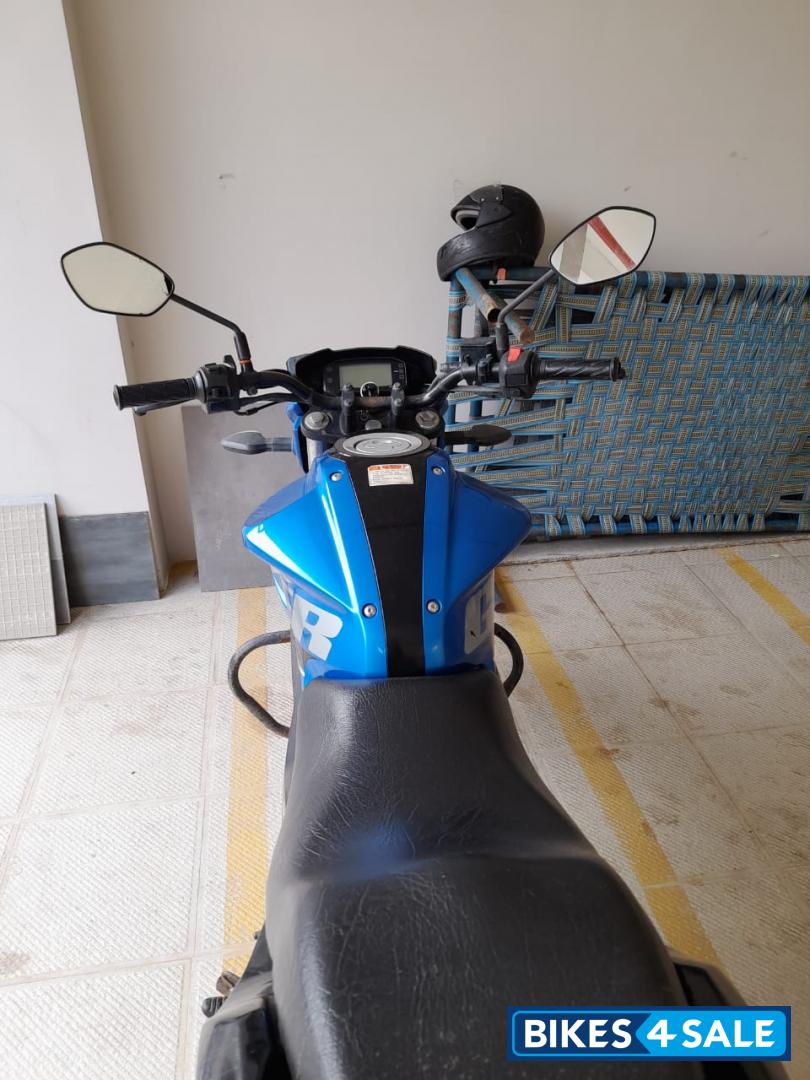 Blue Suzuki Gixxer 150 Blue Suzuki Gixxer 150