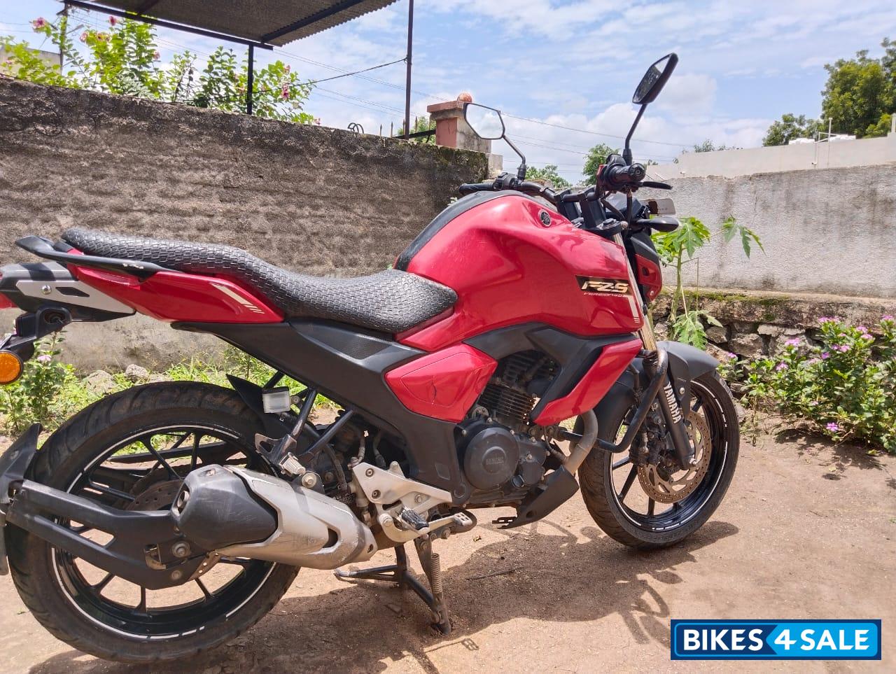 Metalic Red Yamaha FZ-S FI V3 BS6 Metalic Red Yamaha FZ-S FI V3 BS6