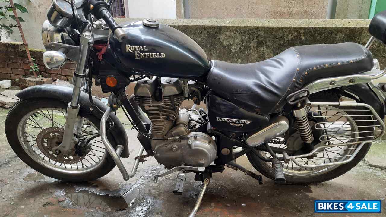Black Royal Enfield Thunderbird TwinSpark 350 Black Royal Enfield Thunderbird TwinSpark 350