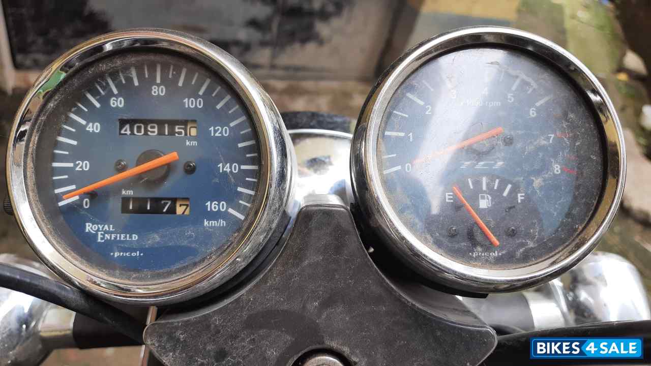 Black Royal Enfield Thunderbird TwinSpark 350 Black Royal Enfield Thunderbird TwinSpark 350