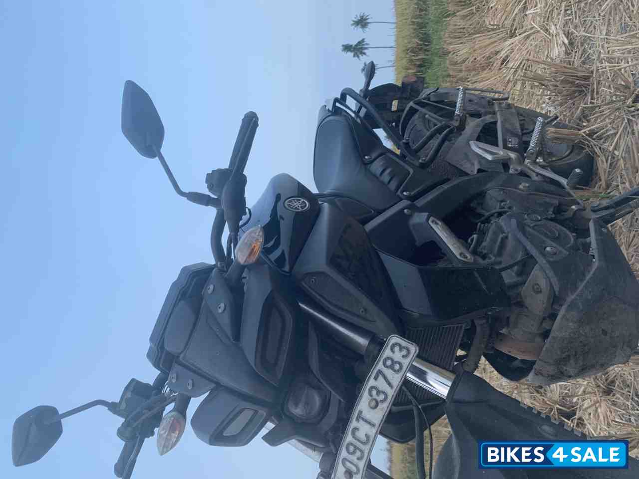 Black Yamaha MT-15