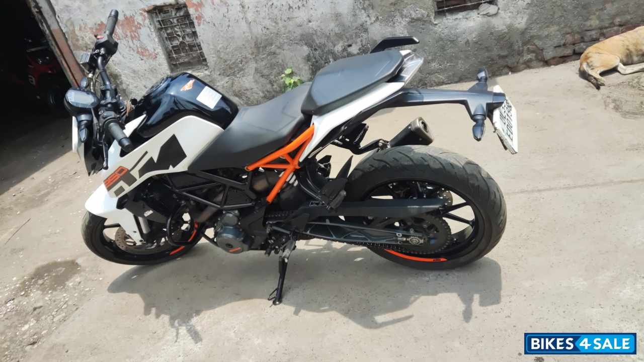 White KTM Duke 250