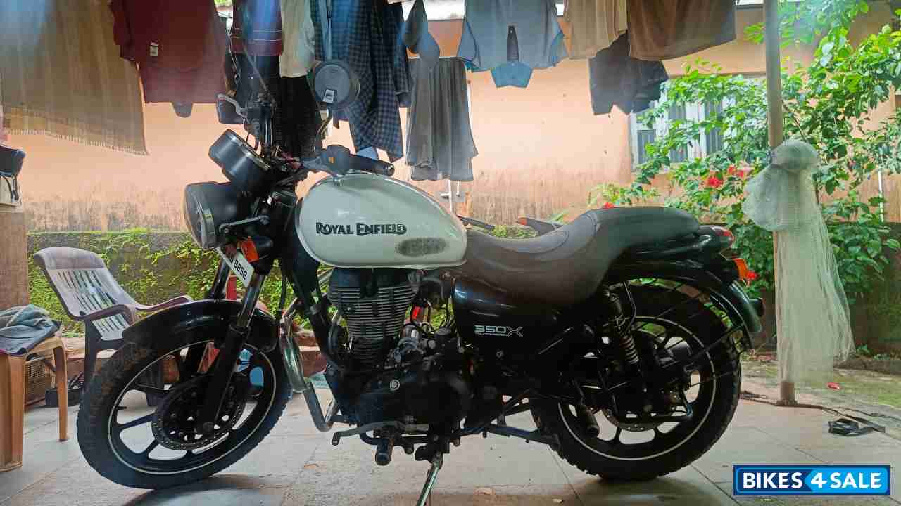 White Royal Enfield Thunderbird X 350 White Royal Enfield Thunderbird X 350