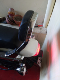 Moonlight White Bajaj Avenger Cruise 220