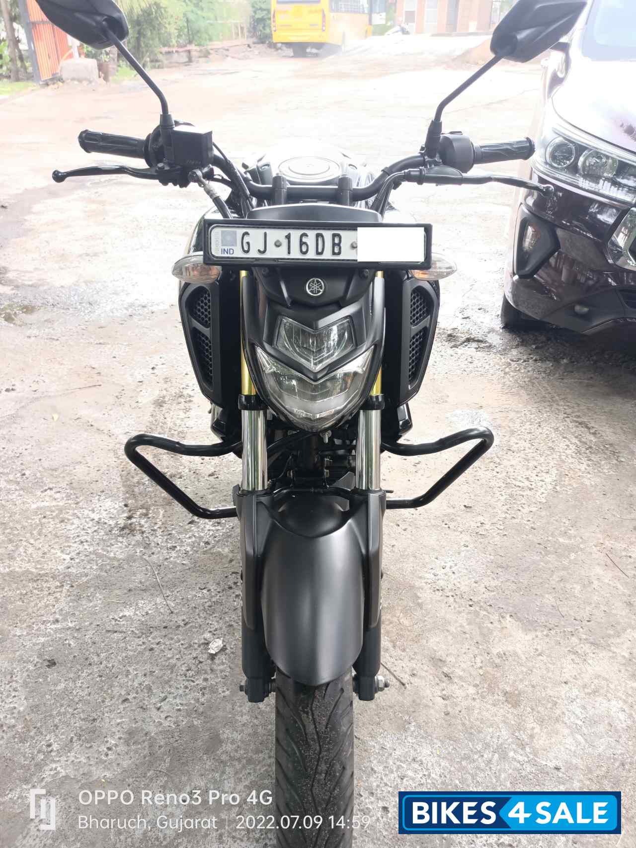 Metallic Black Yamaha FZ FI V3 BS6