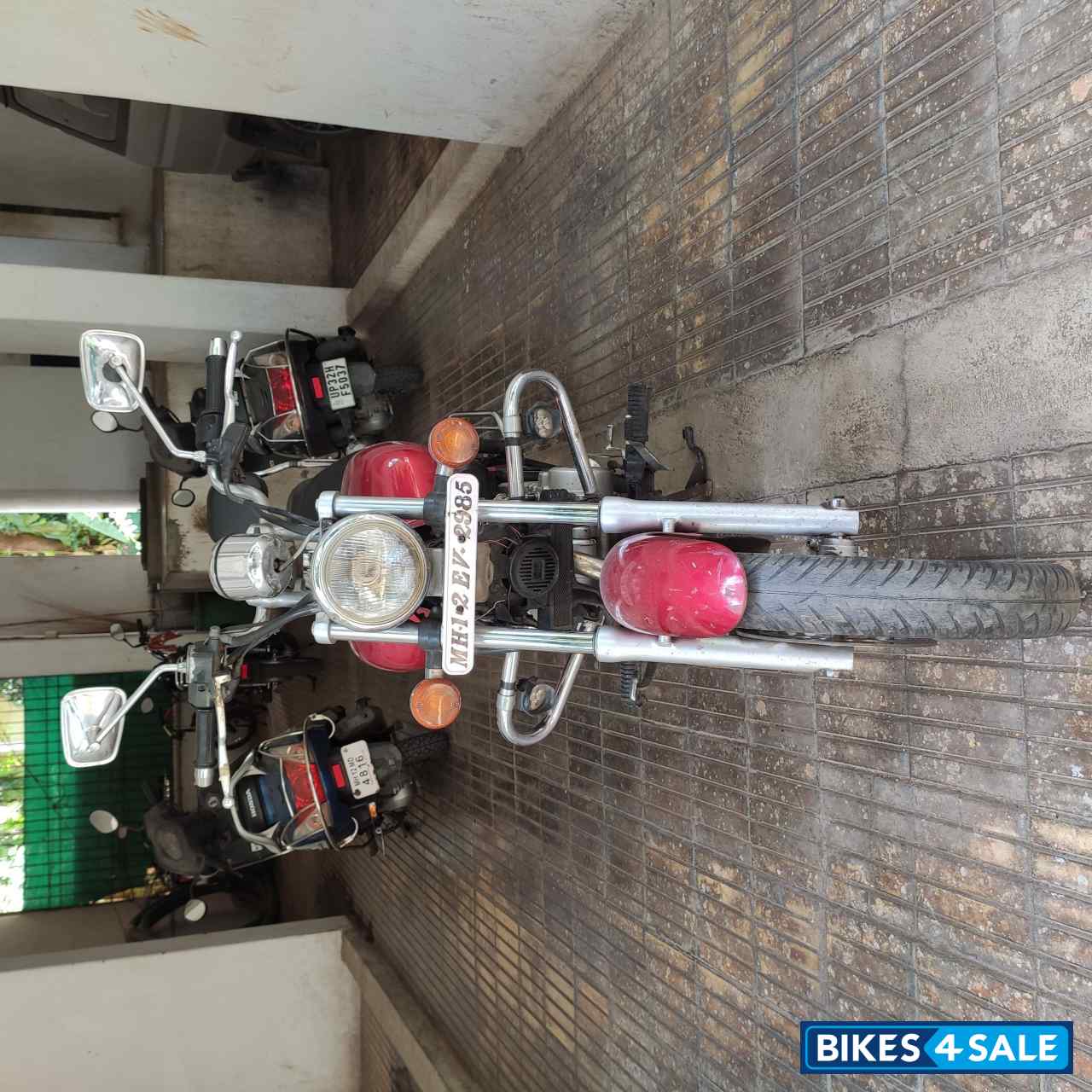 Bajaj Avenger 200 DTS-i Bajaj Avenger 200 DTS-i