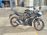 Black Suzuki Gixxer SF Fi