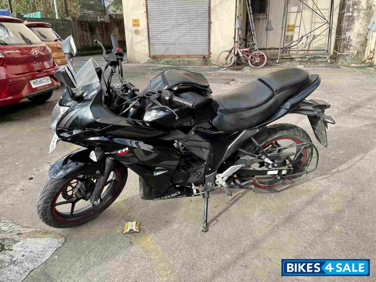 Black Suzuki Gixxer SF Fi Black Suzuki Gixxer SF Fi