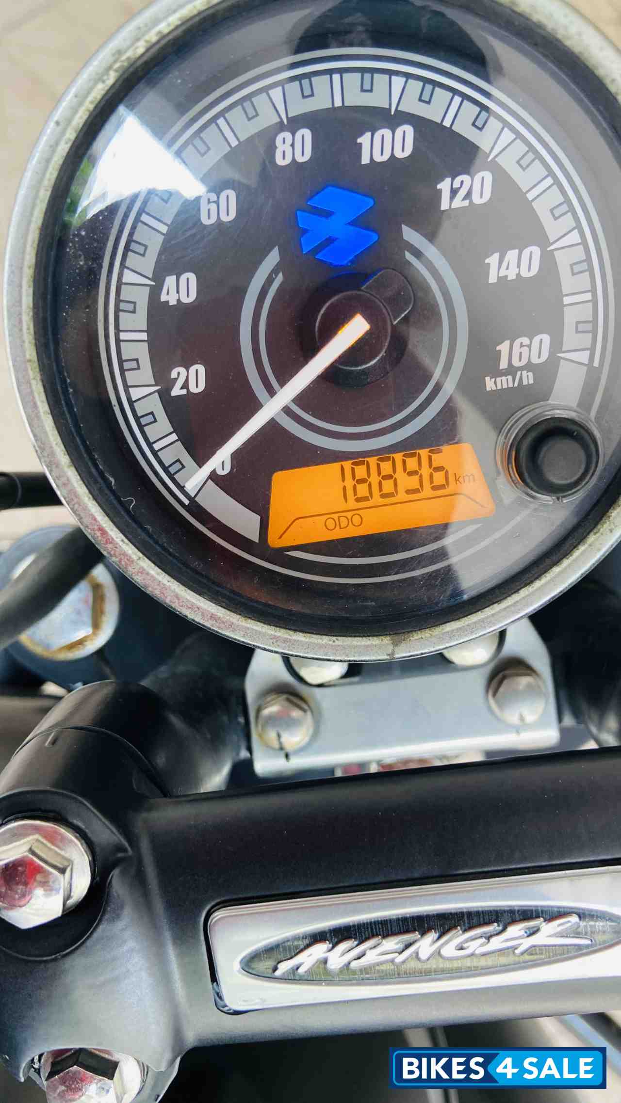 Black Bajaj Avenger Street 220 Black Bajaj Avenger Street 220