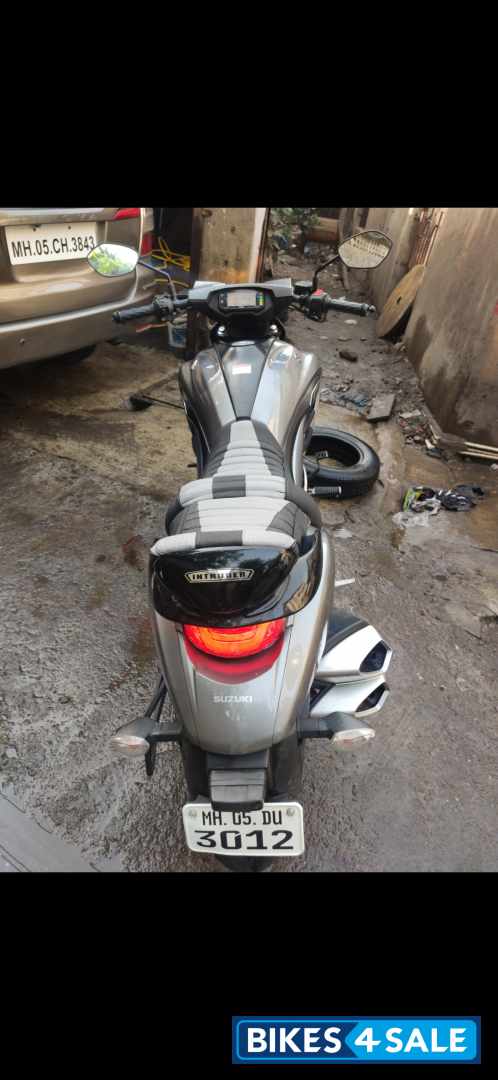 Matte Grey Suzuki Intruder 150