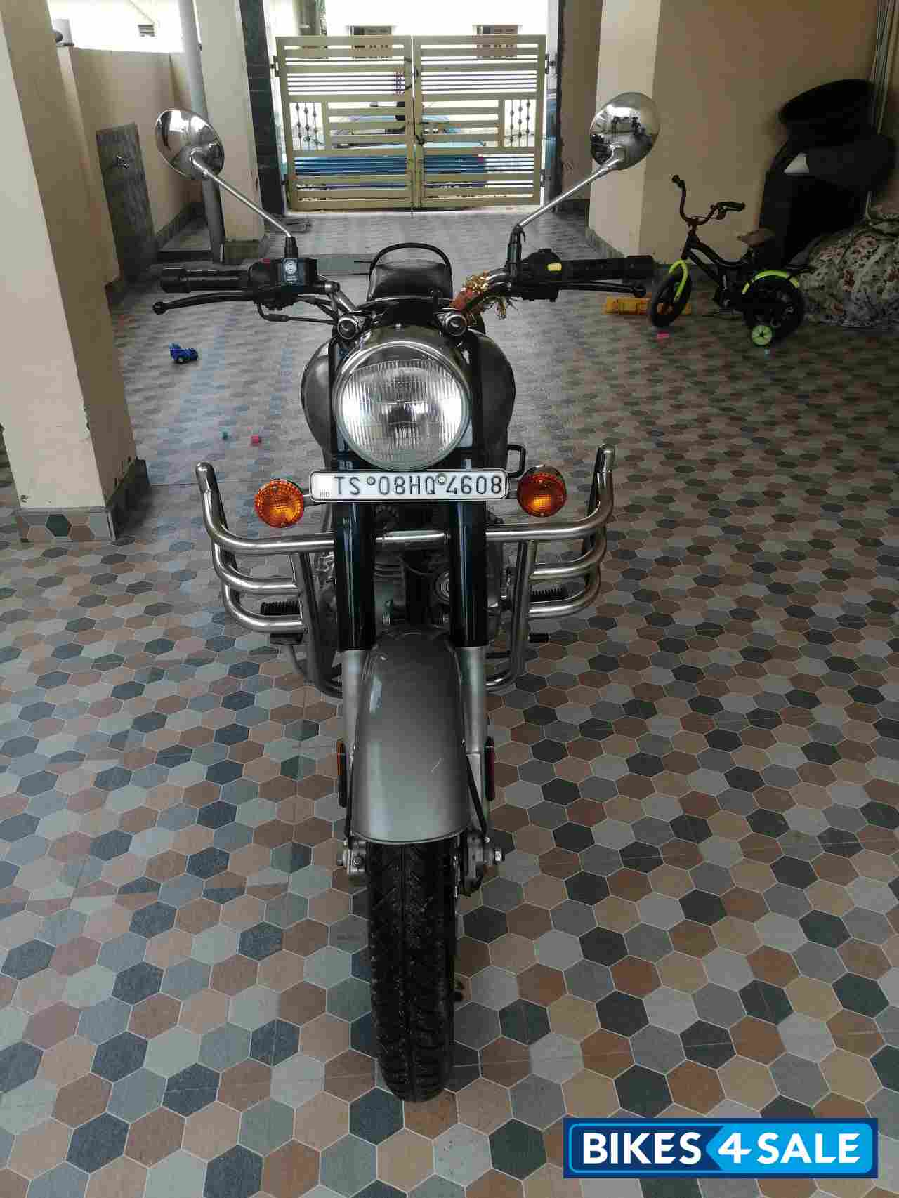 Gunmetal Grey Royal Enfield Classic 350 BS VI