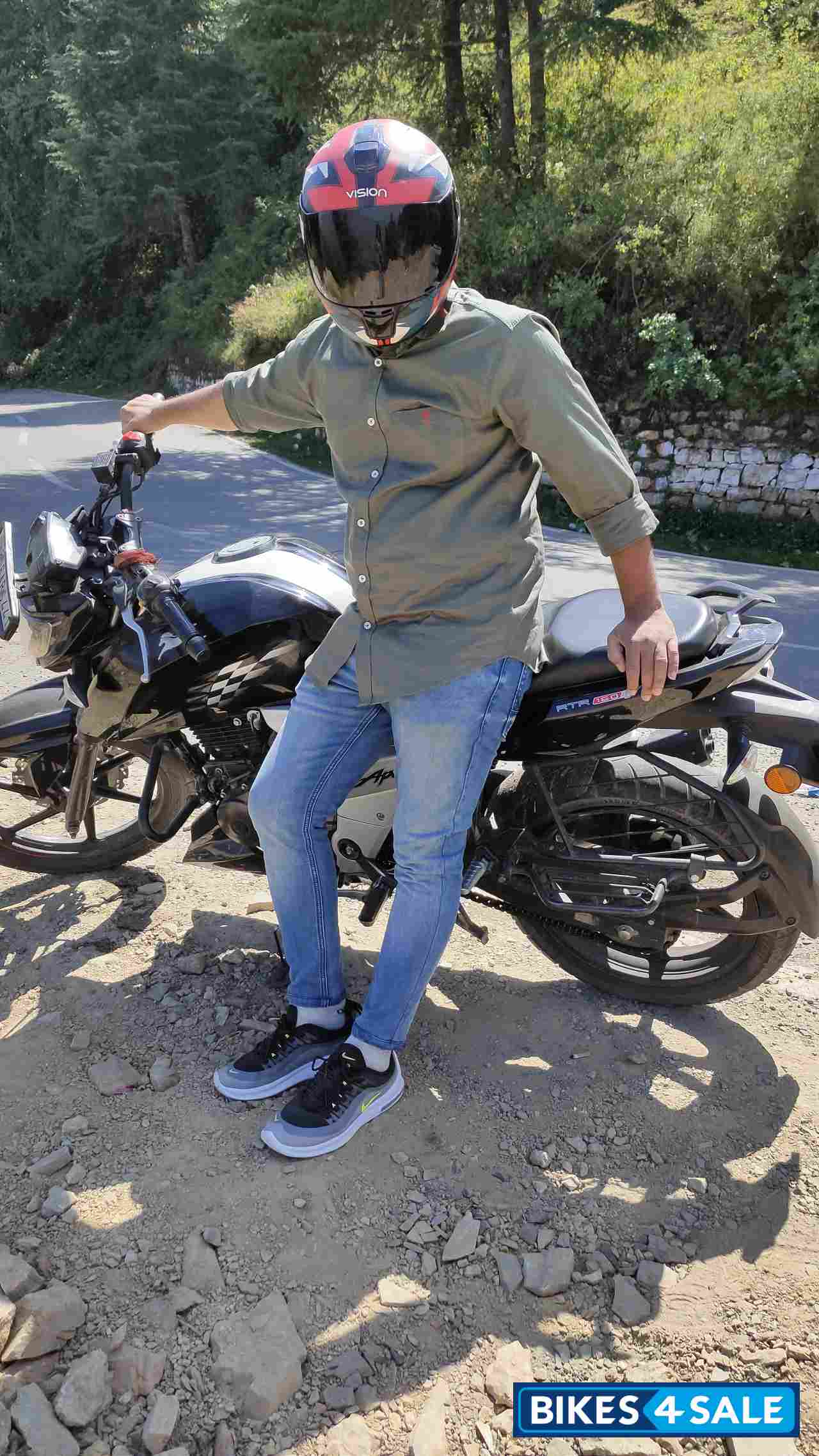 TVS Apache RTR 160 4V TVS Apache RTR 160 4V