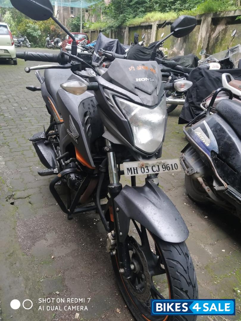 Black + Orange Honda CB Hornet 160R Black + Orange Honda CB Hornet 160R