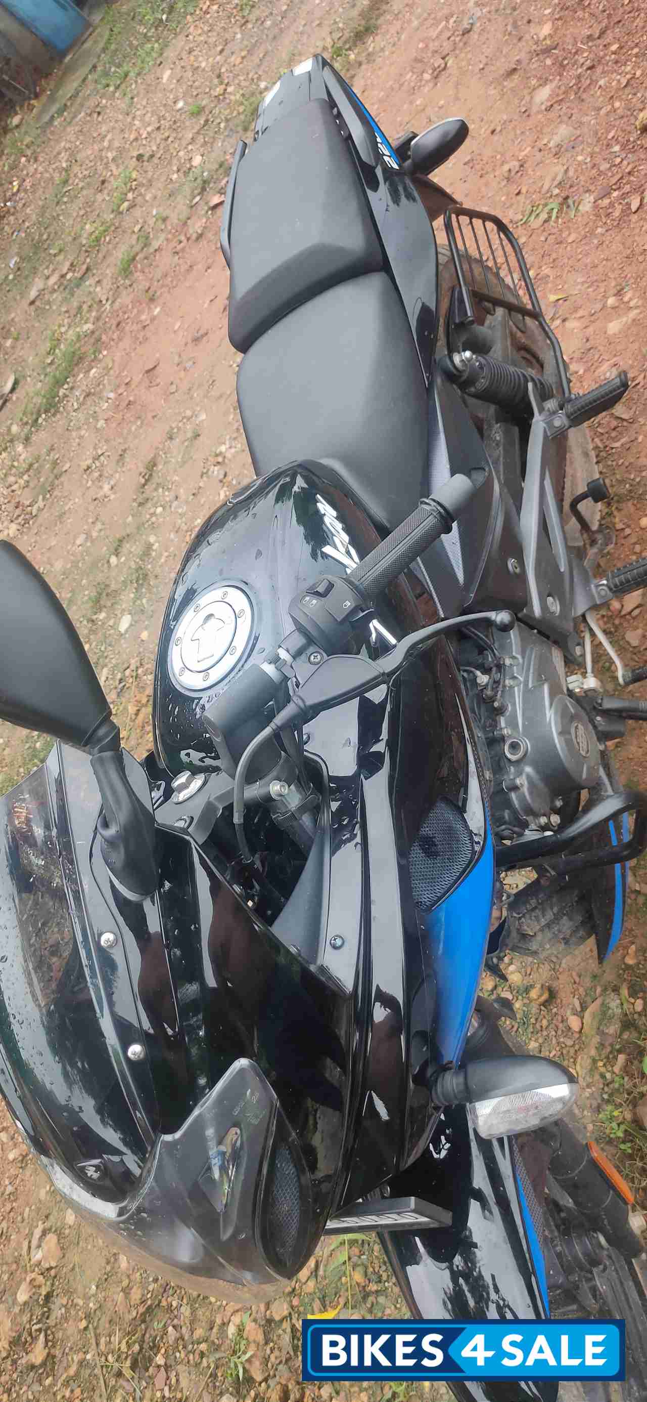 Bule Balck Bajaj Pulsar 220F BS6 Bule Balck Bajaj Pulsar 220F BS6