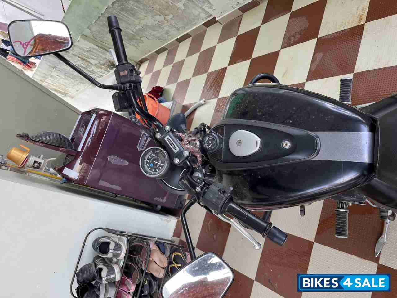 Matt Black Bajaj Avenger 220 DTS-i Matt Black Bajaj Avenger 220 DTS-i