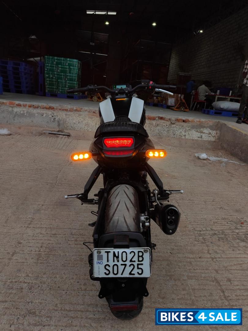 White Benelli Leoncino 250 White Benelli Leoncino 250