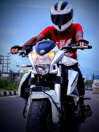 White Benelli TNT 600 i