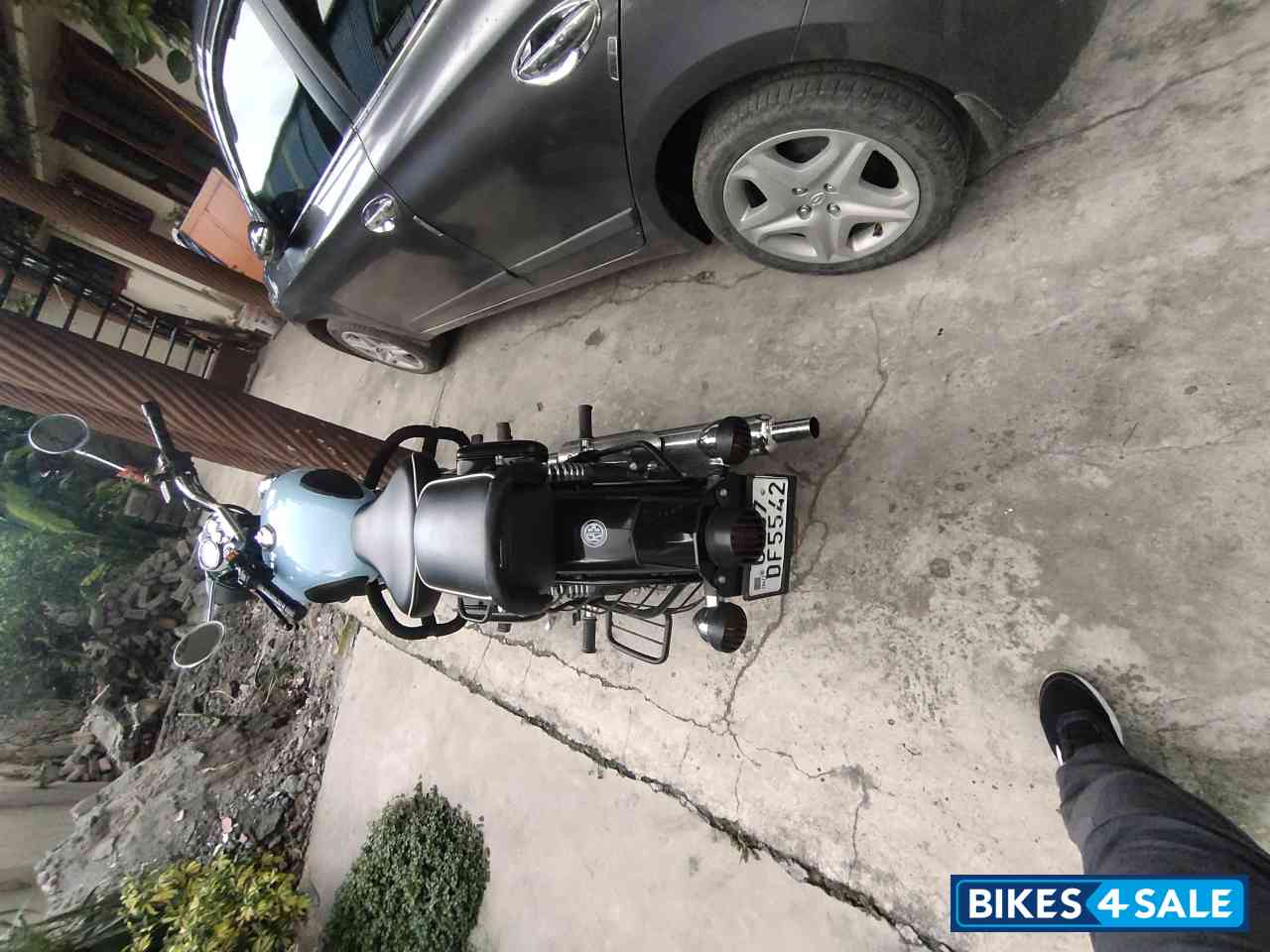 Redditch Blue Dual Disk Royal Enfield Classic 350 Redditch Blue Redditch Blue Dual Disk Royal Enfield Classic 350 Redditch Blue