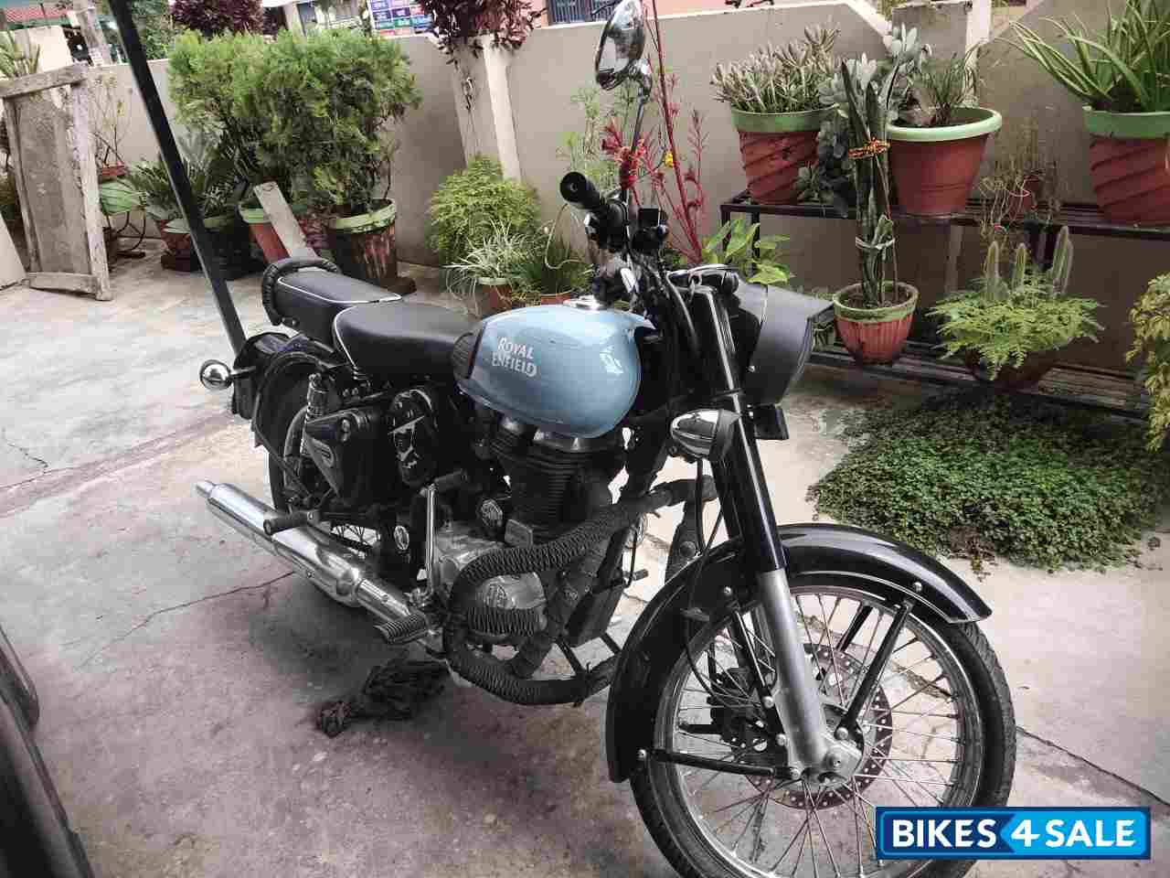 Redditch Blue Dual Disk Royal Enfield Classic 350 Redditch Blue Redditch Blue Dual Disk Royal Enfield Classic 350 Redditch Blue