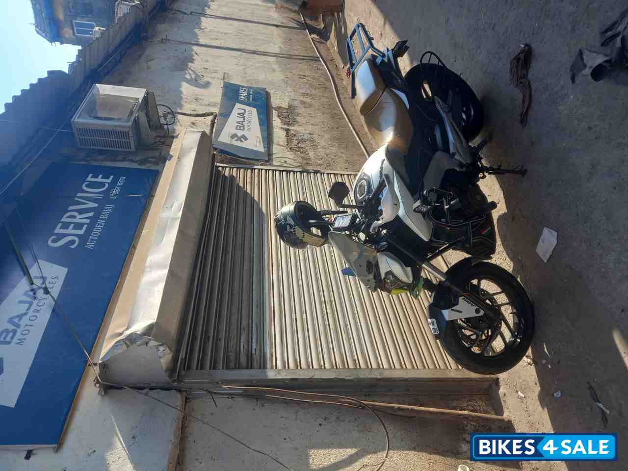 Bajaj Dominar 400 Disc Bajaj Dominar 400 Disc