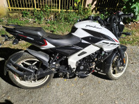 Pearl Metallic Bajaj Pulsar NS 200 BS6