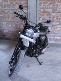 Yezdi Scrambler Dual Tone 2022 Model