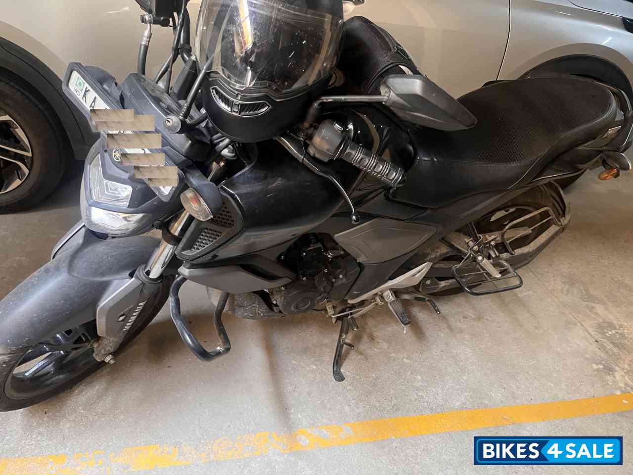 Black Yamaha FZ Black Yamaha FZ