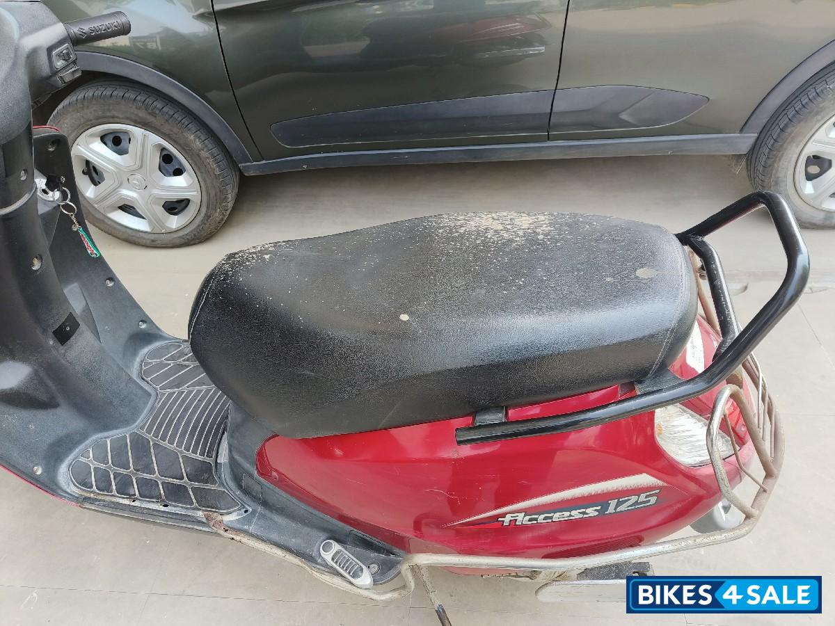 Red Suzuki Access 125 Red Suzuki Access 125
