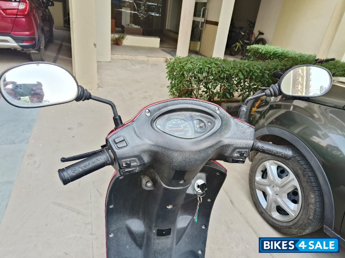 Red Suzuki Access 125 Red Suzuki Access 125