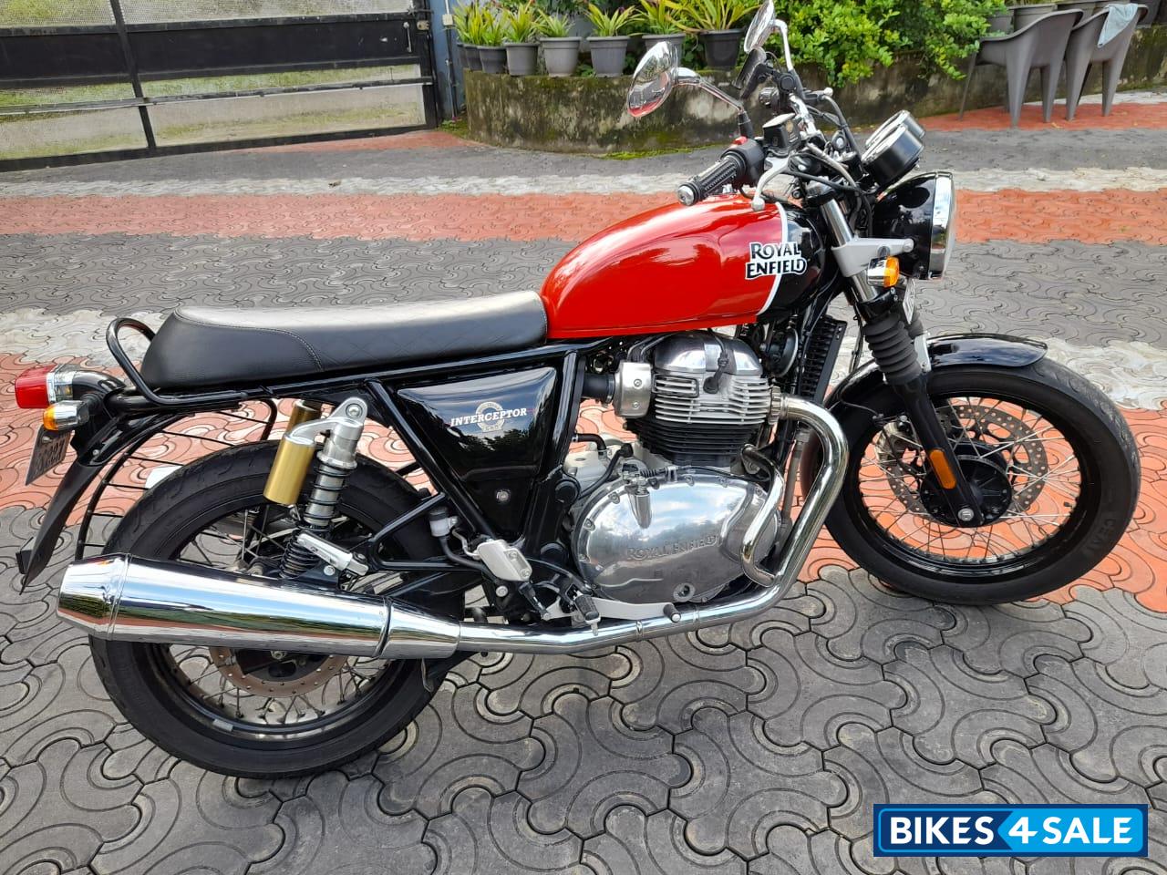 Rav Red & Black Royal Enfield Interceptor 650 Twin Rav Red & Black Royal Enfield Interceptor 650 Twin