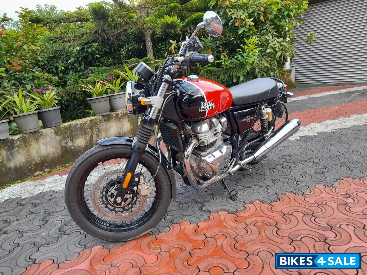 Rav Red & Black Royal Enfield Interceptor 650 Twin Rav Red & Black Royal Enfield Interceptor 650 Twin