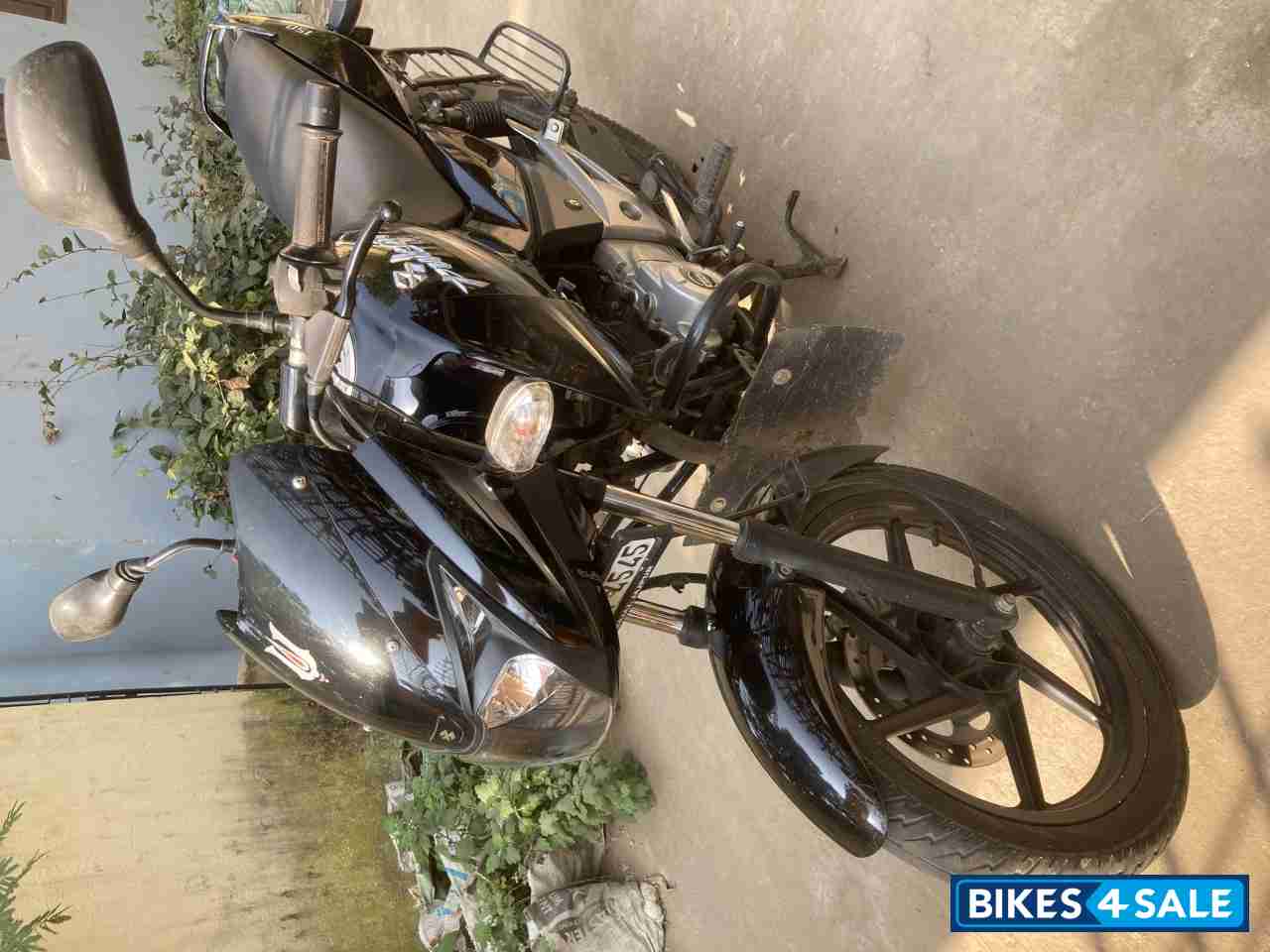 Black Bajaj Pulsar 150 DTSi Black Bajaj Pulsar 150 DTSi