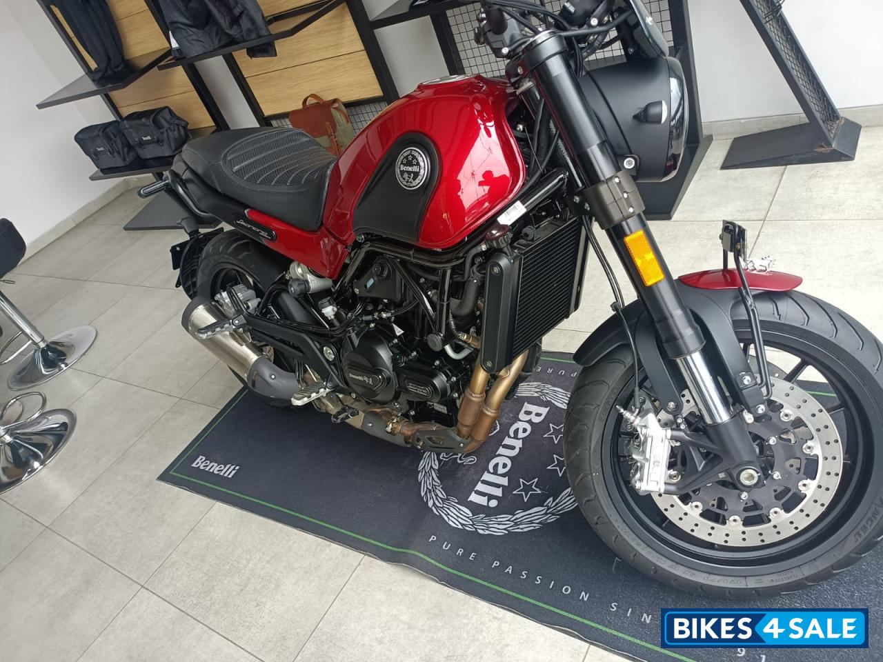 Benelli Leoncino 500 BS6