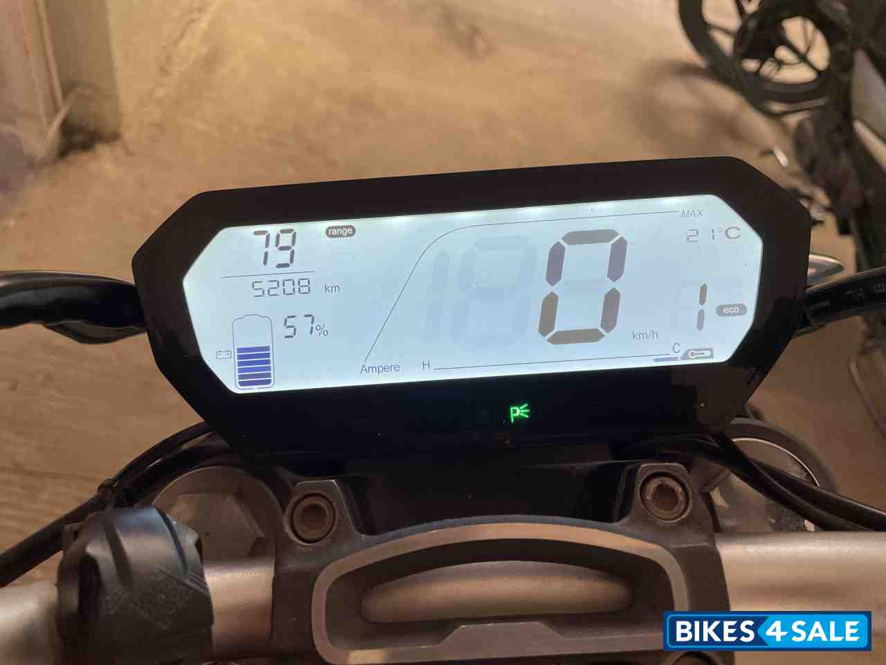 Black Revolt RV 400 Black Revolt RV 400